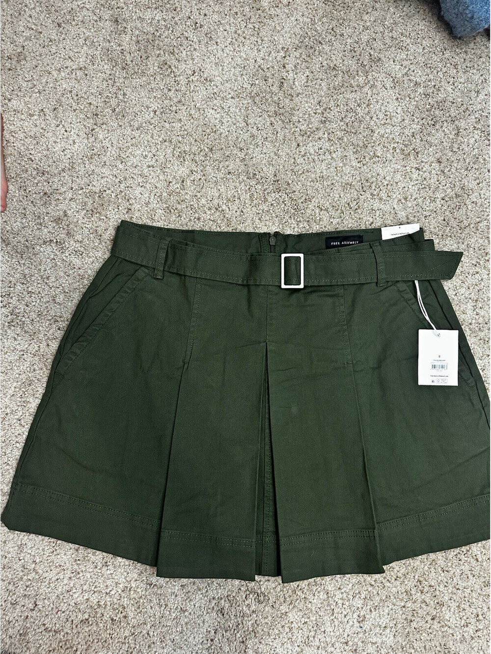 Free Assembly Women’s Solid Green Pleated Buckle Belted Twill Mini Skirt 8